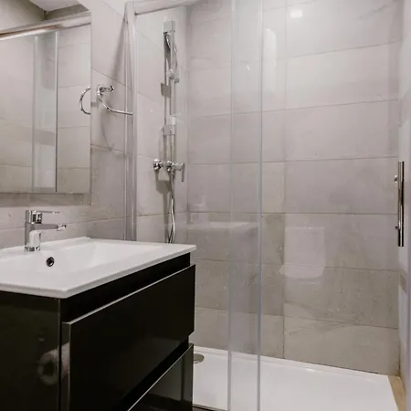 La88 Bayview Ii Apartment *