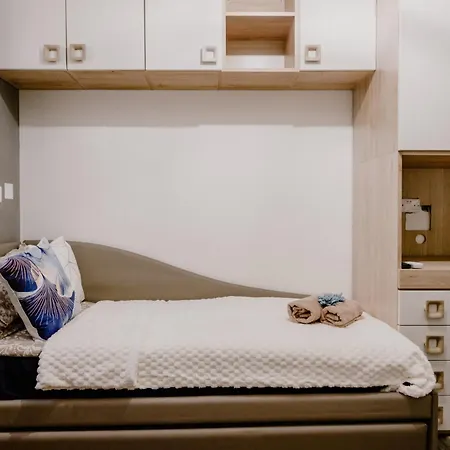 La88 Bayview Ii Apartment